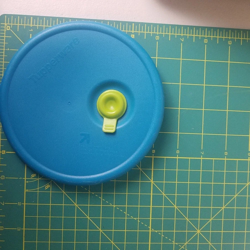 Tupperware Vent N Serve‎ Round Container 2.5 & 3.5 Cups Peacock Microwave set